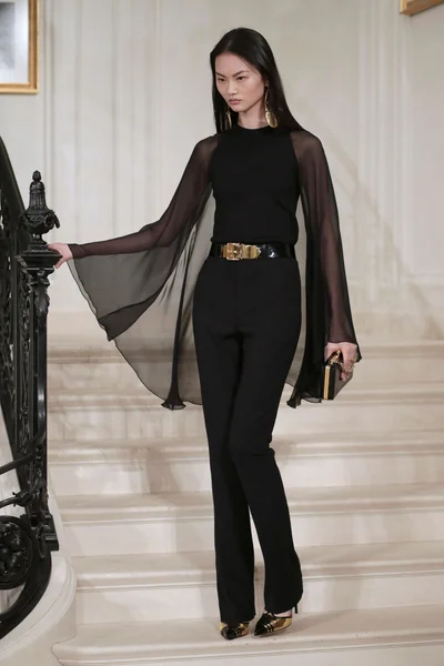 Look 18